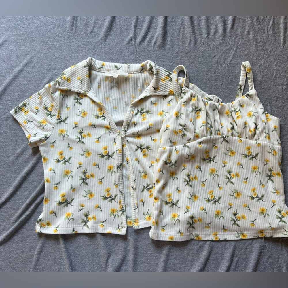 Cardigan Set - Picture 6 of 9